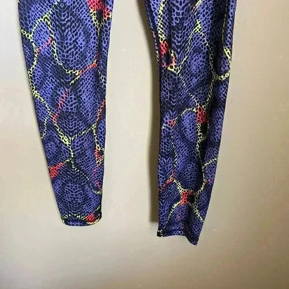 H&M Multicolor Print Leggings Size Medium - Picture 4 of 13